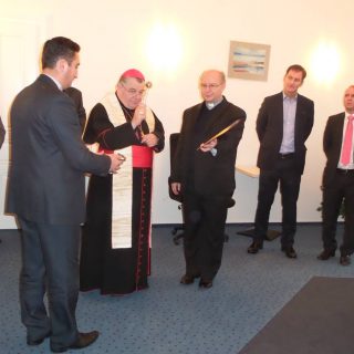 Kardinál Dominik Duka požehnal nově zrekonstruovaný Penzion U sv. Kryštofa