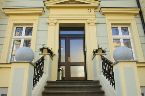 Penzion či sociální služba. Obojí je službou lidem