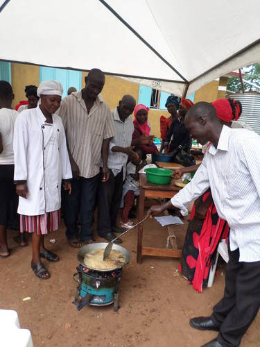 Další kurz pro dospělé: V Ugandě jsme vyškolili 60 cateringových specialistů 