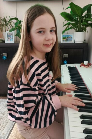 Кира (Kira) Мицкевич (Mickevich)